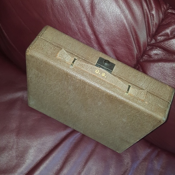 Vintage Travel Vanity Set Suitcase set. - Picture 2 of 8